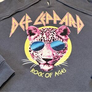 Def Leppard Graphic Cozy Hoodie Sweatshirt Women’s Size Medium